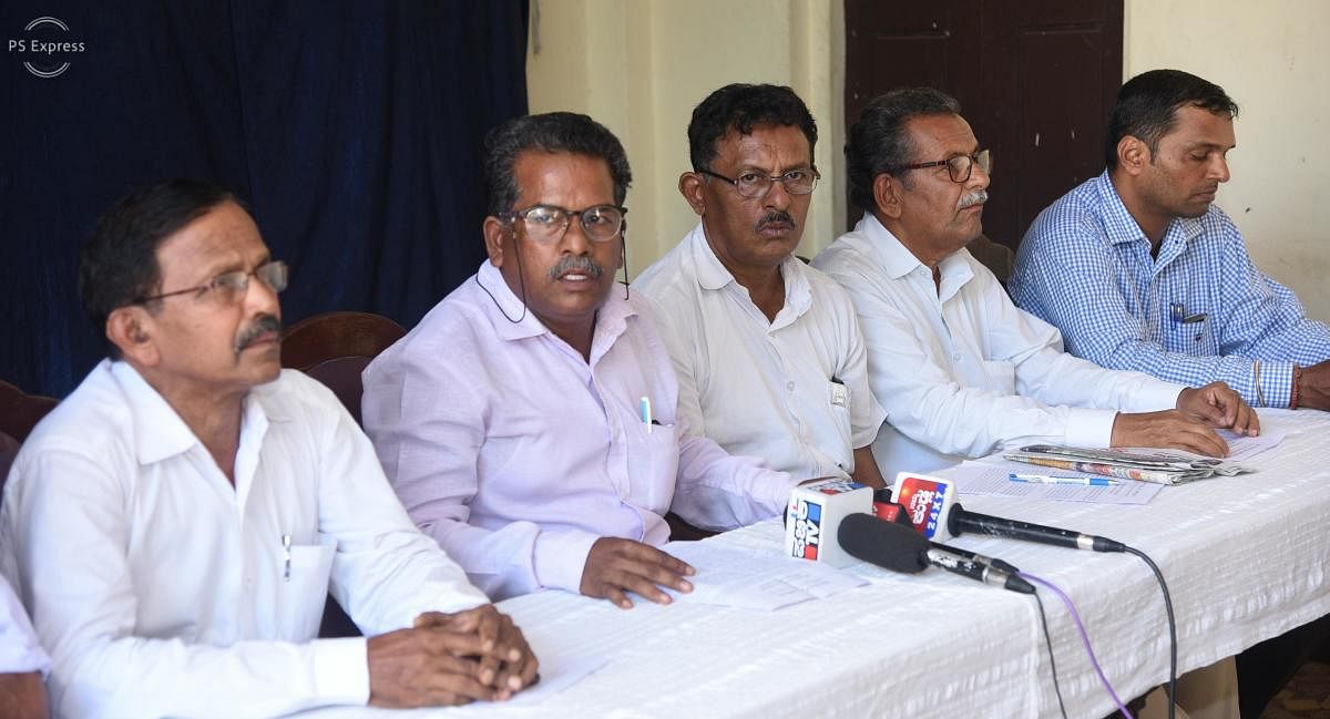 CPM Dakshina Kannada district unit secretary Vasanth Achari speaks to mediapersons in Mangaluru on Tuesday.