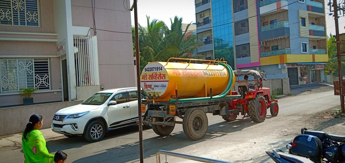 People depend on water tankers in Latur city.