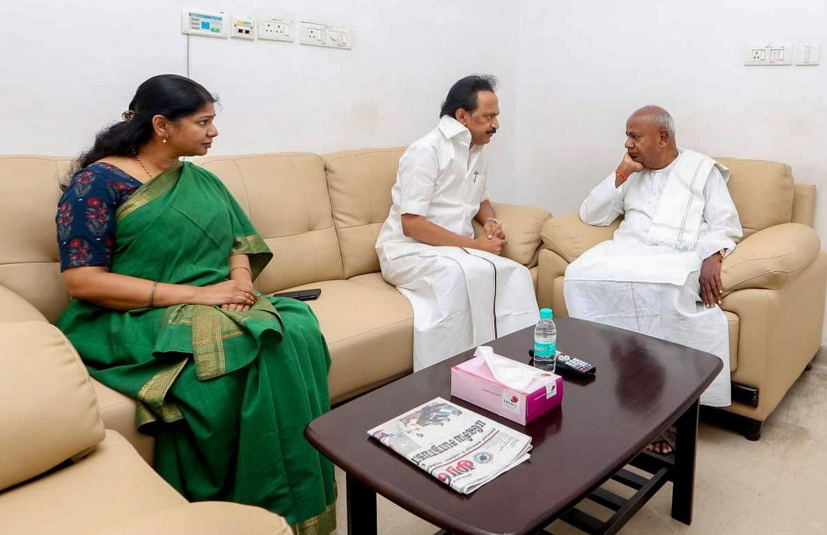 Chennai: Former prime minister HD Deve Gowda meets DMK leaders MK Stalin and Kanimozhi in a hospital where their father and party chief M Karunanidhi, who is being treated for fever due to urinary tract infection, in Chennai, on Friday, Aug 3, 2018. (PTI
