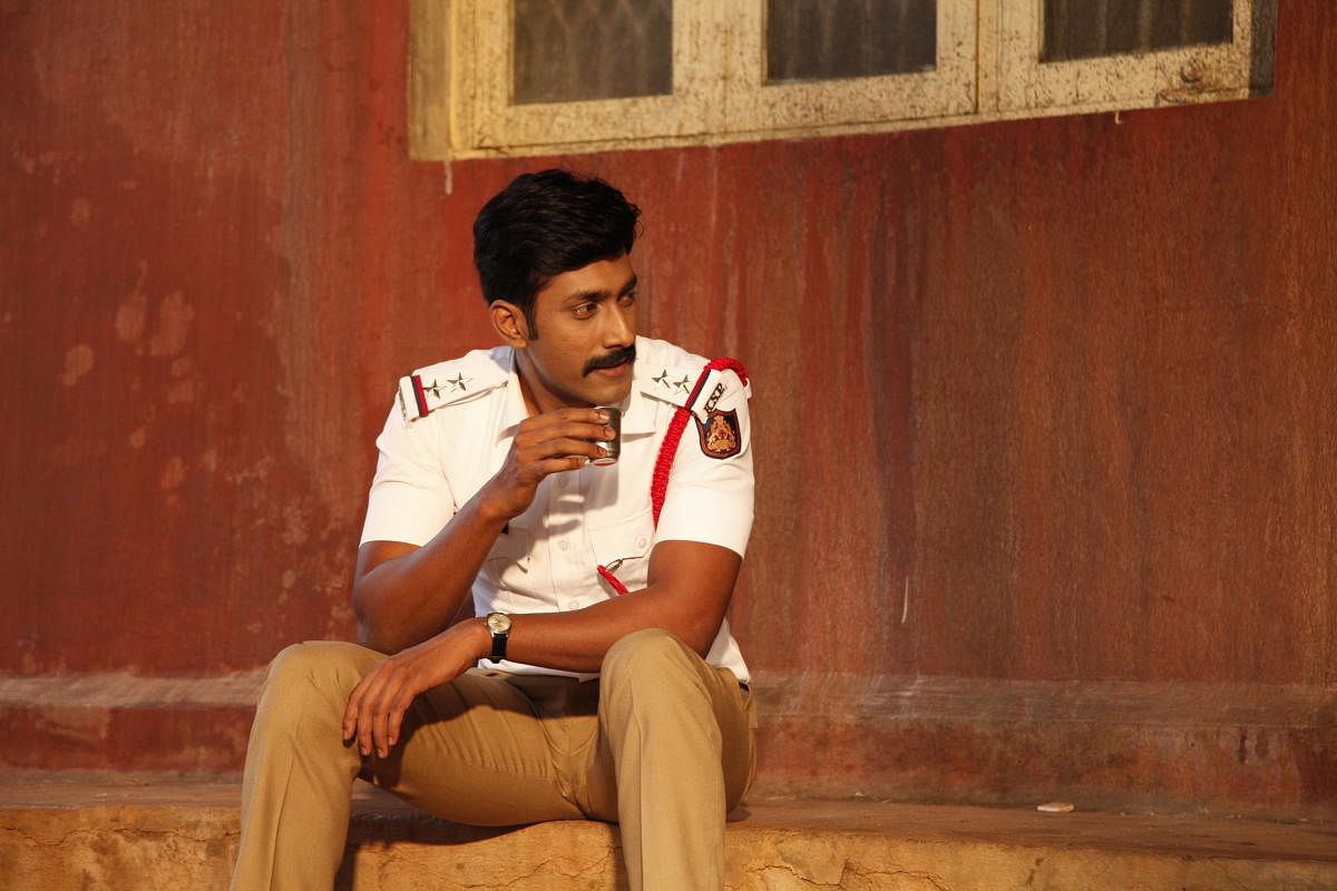 Rishi plays Shyam, a traffic cop, in ‘Kavaludaari’.
