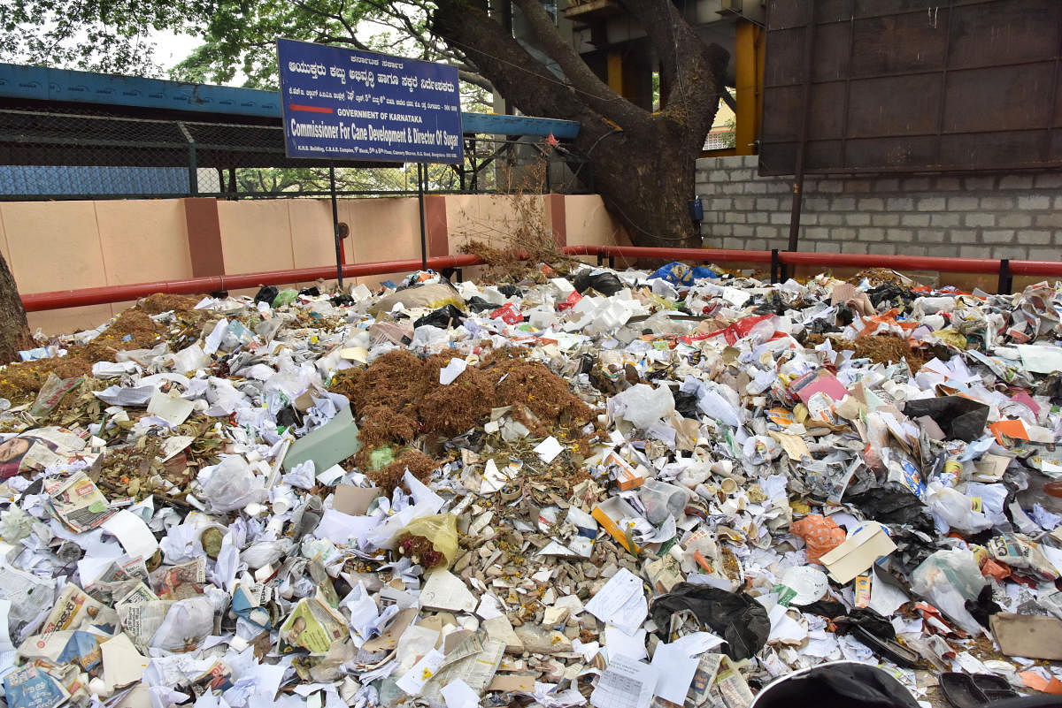 Huge garbage uncleared at Kaveri Bhavan in Bengaluru on Friday, March 29, 2019. DH photo by Janardhan B K