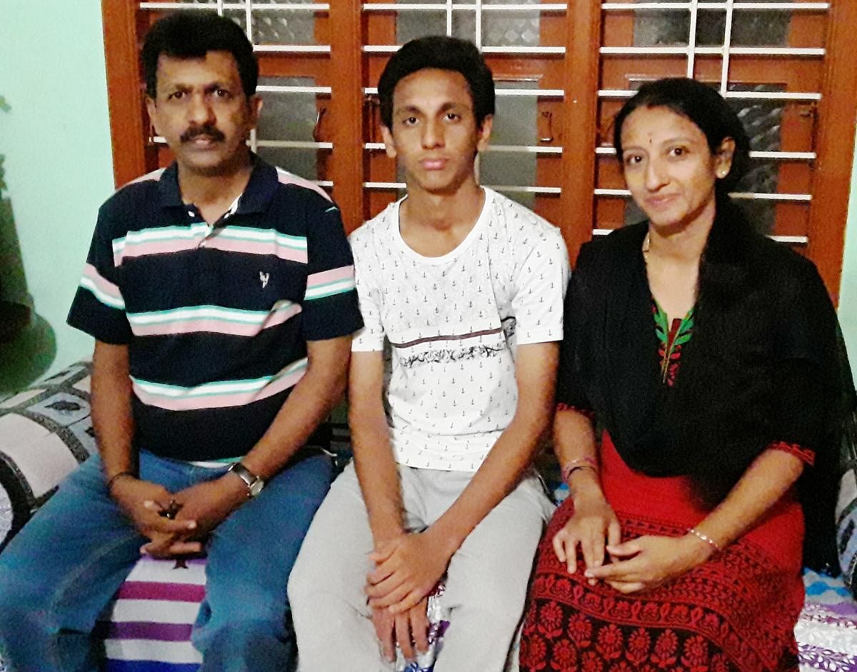 Akash Rao with his father G Gopalakrishna Rao and mother Nagarathnamani.