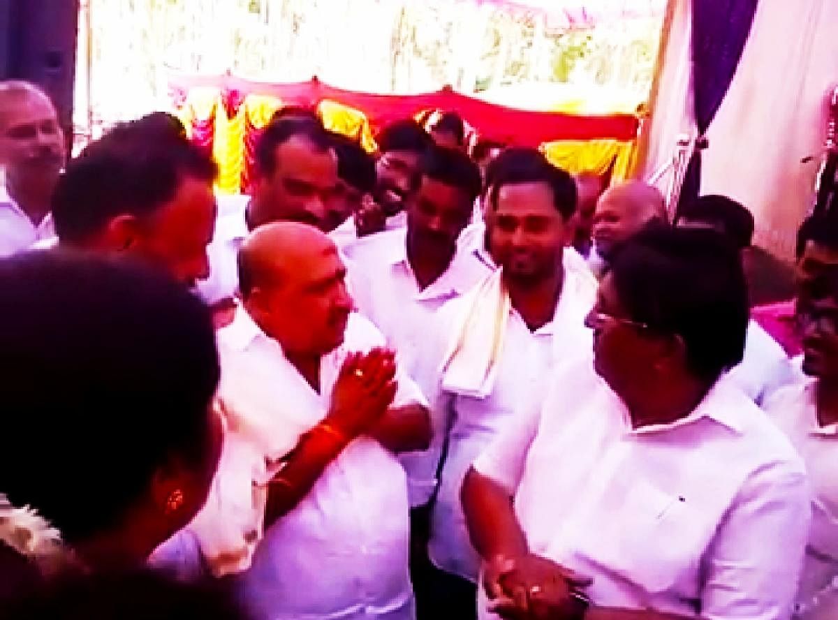 A video grab of Byndoor MLA Sukumar B Shetty speaking to fishermen leader G Shankar at Byndoor.