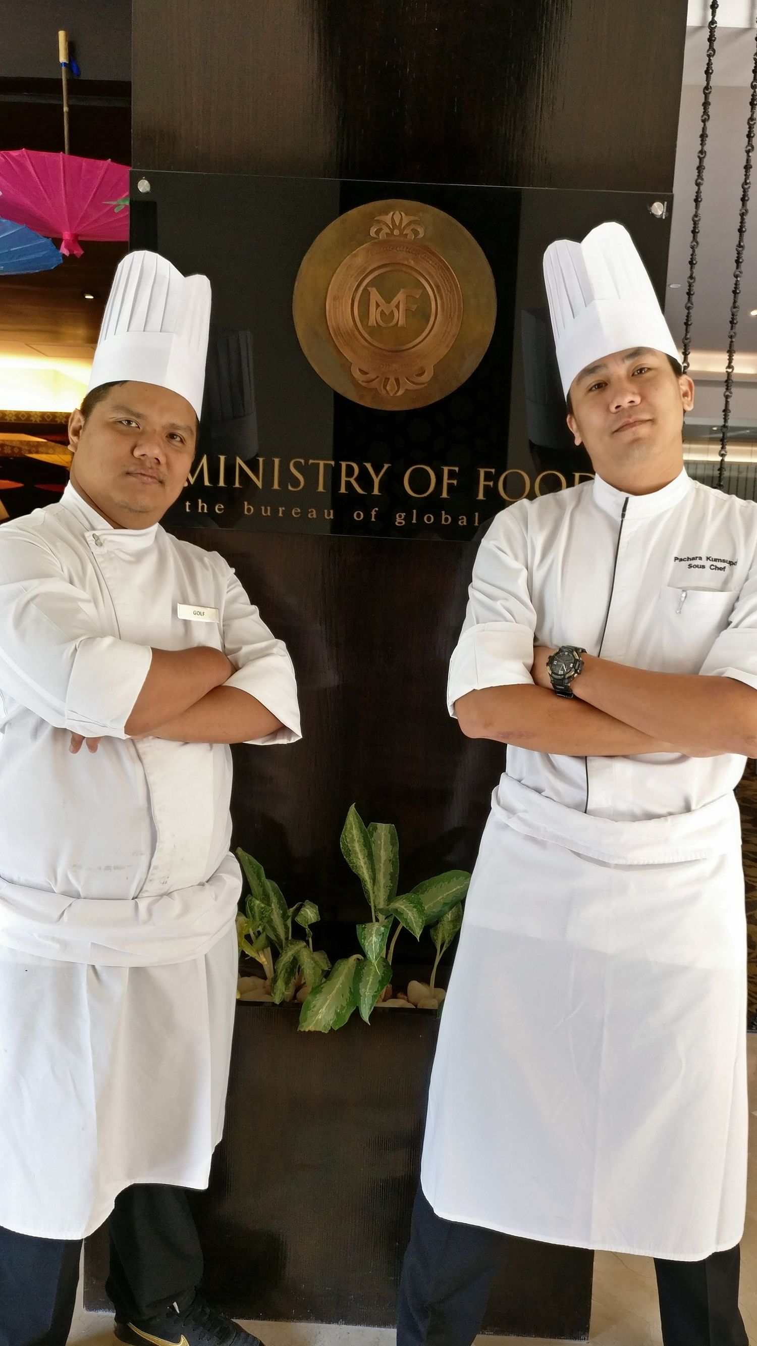 Thai chefs Teerachai Rijiravanich and Pachara Kum Supoj