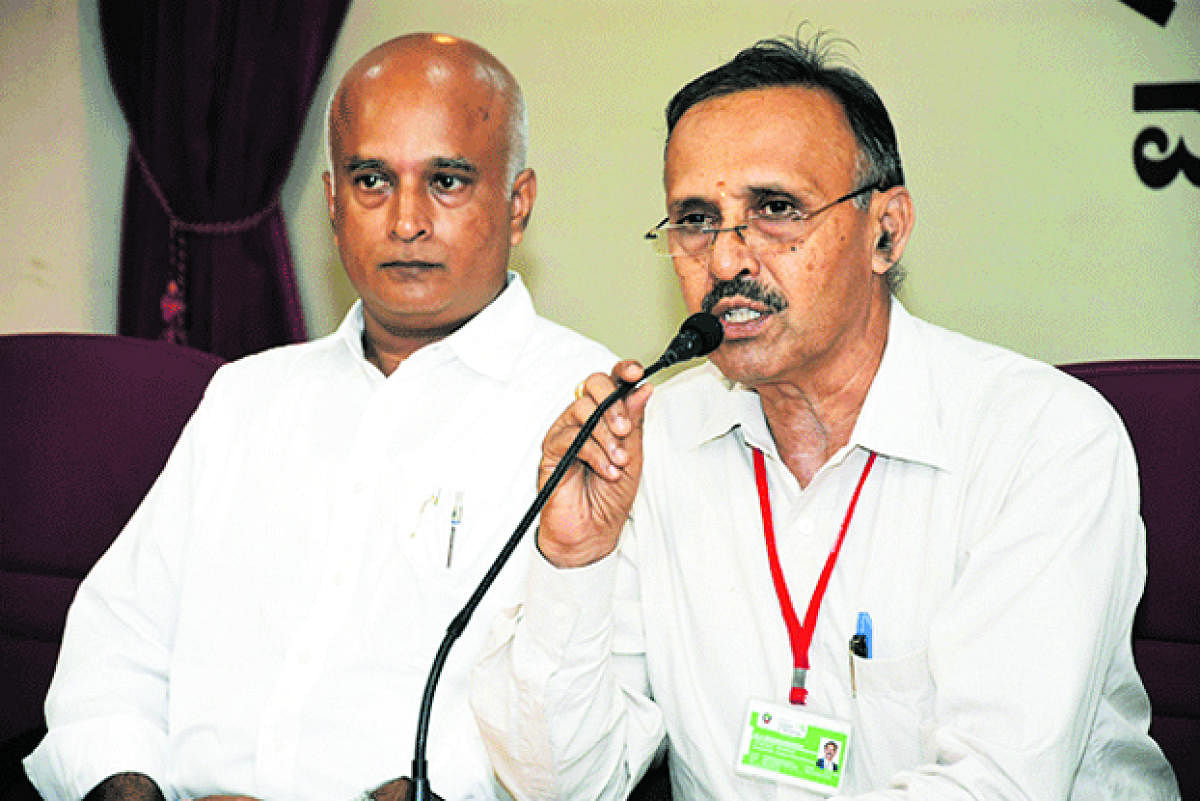 Dr P Mahabaleshwarappa, principal of Bearys Institute of Technology (BIT), addresses reporters in Mangaluru on Monday.