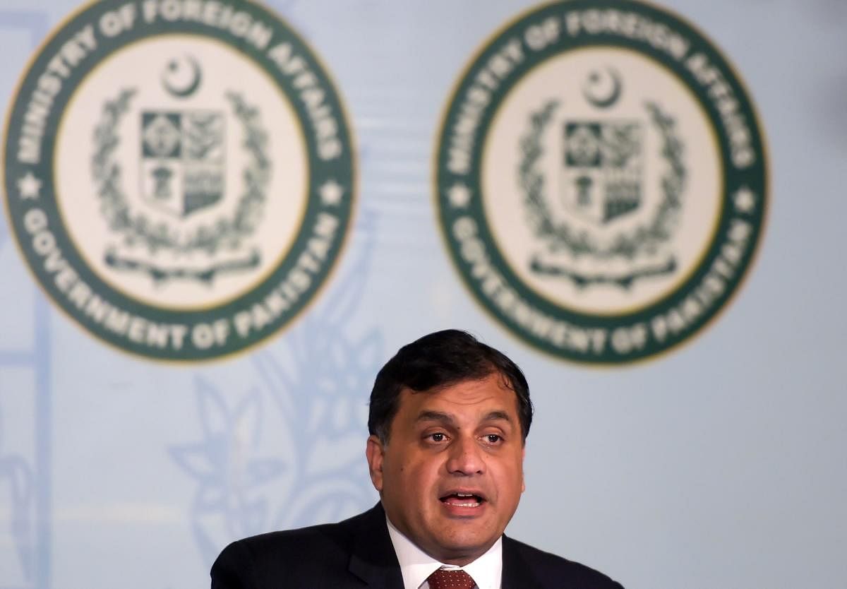Pakistan's Foreign Ministry spokesman Mohammad Faisal speaks to the media at the Foreign office in Islamabad on March 28, 2019. - Pakistan on March 28 said it had found no links between militants swept up in a recent dragnet and a suicide attack in Indian