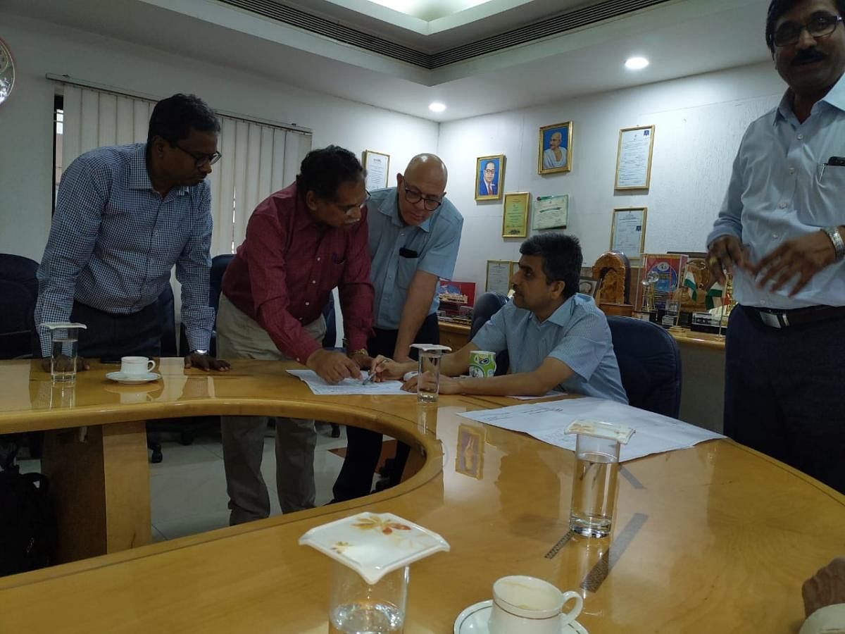 A group of citizens, under the banner of United Conservation Movement, met BMRCL Managing Director Ajay Seth on Friday, requesting him to save the trees.