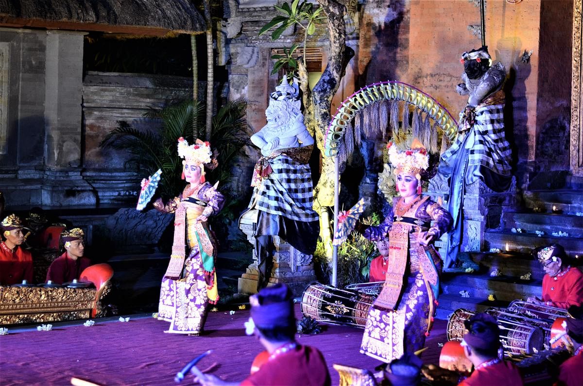 Legong dance at Puri Saren Royal Palace. PHOTOS BY AUTHOR