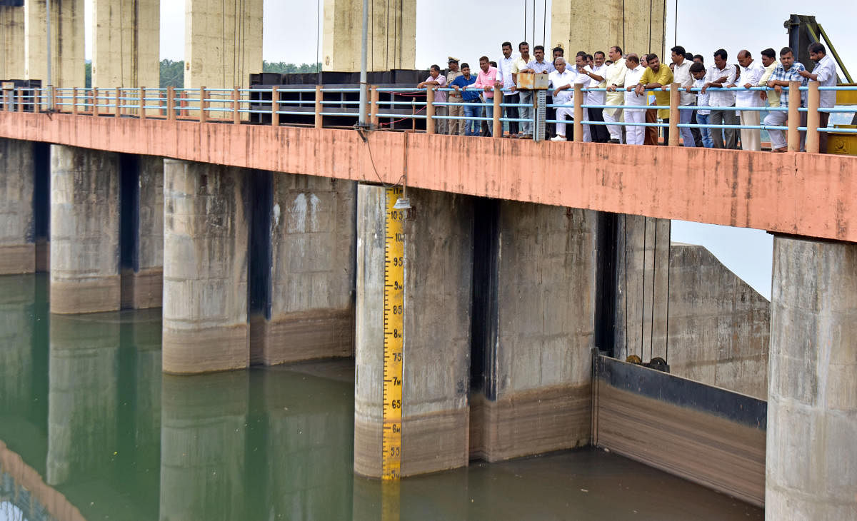 District In-charge Minister U T Khader visited the Thumbe vented dam on Sunday to inspect the water level.