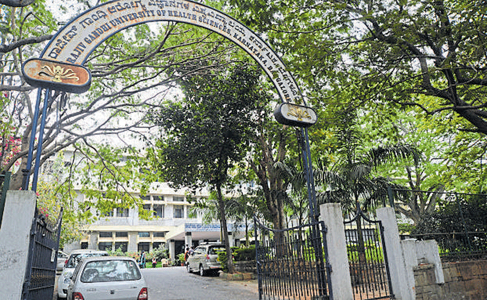 The Rajiv Gandhi University of Health Sciences (RGUHS) has ordered its affiliated institutions not to issue the experience certificate to faculty members who do not complete one year of service. (DH File Photo)