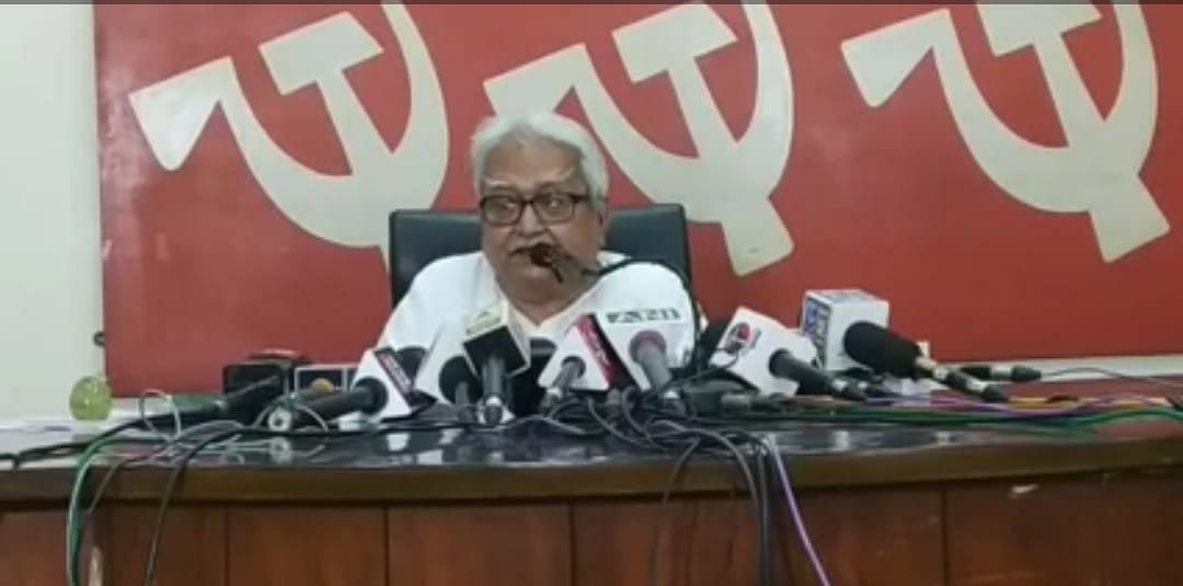 Left Front chairperson Biman Bose made it clear in a statement that the Left Front never sought an “alliance” with the Congress but only wanted a “seat sharing agreement”.