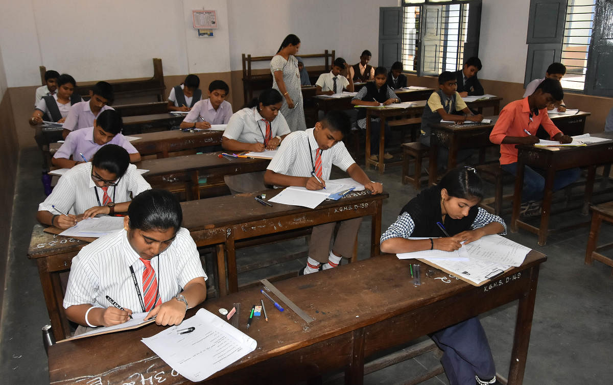 The evaluation of of SSLC papers will commence on April 10 in the 230 evaluation centres in 34 education districts across the state. (DH File Photo for representation)