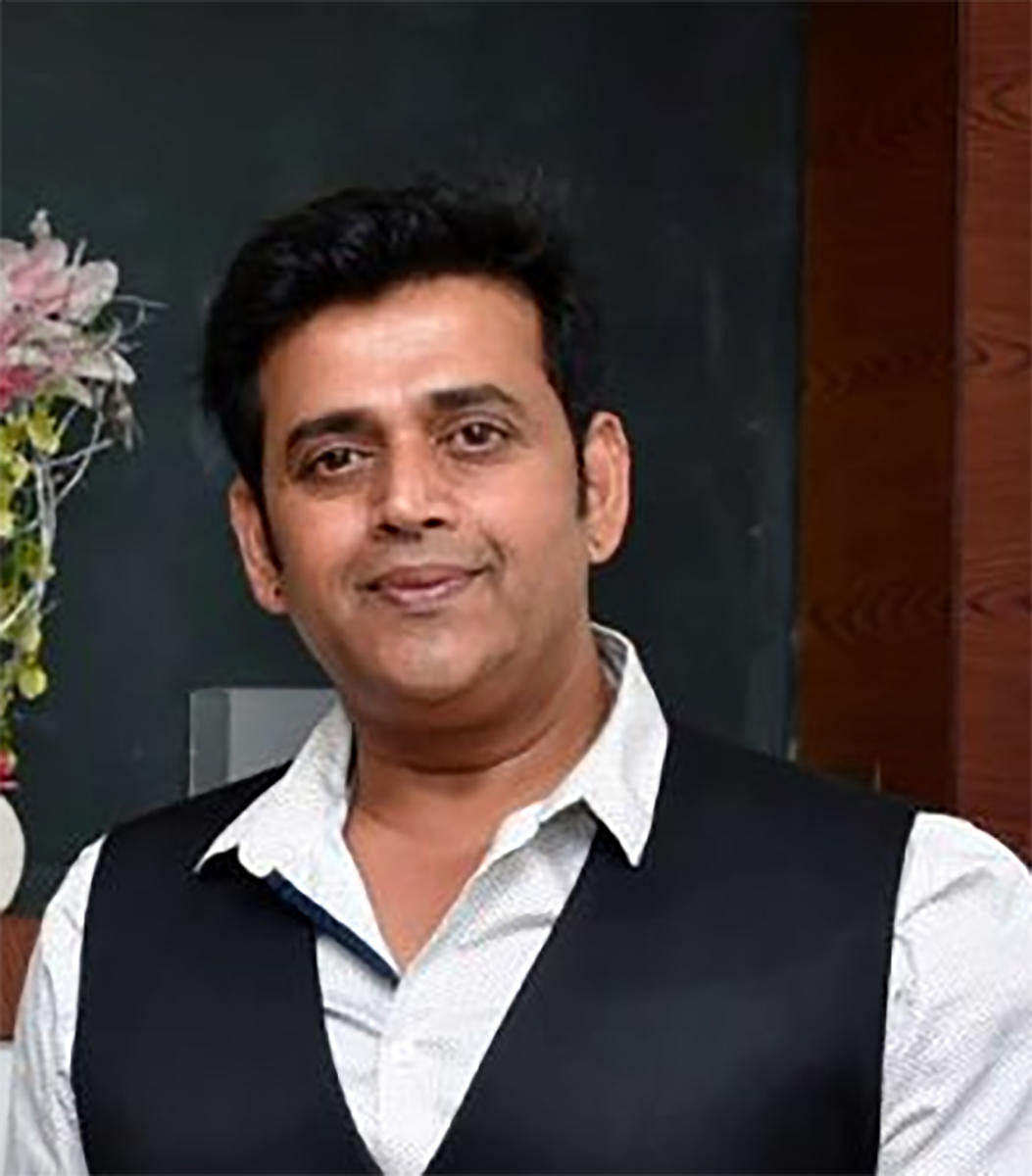 "I want to become a serious politician like N T Rama Rao and Vinod Khanna who were from the film industry but joined politics and worked with utmost seriousness," Kishan said. File photo