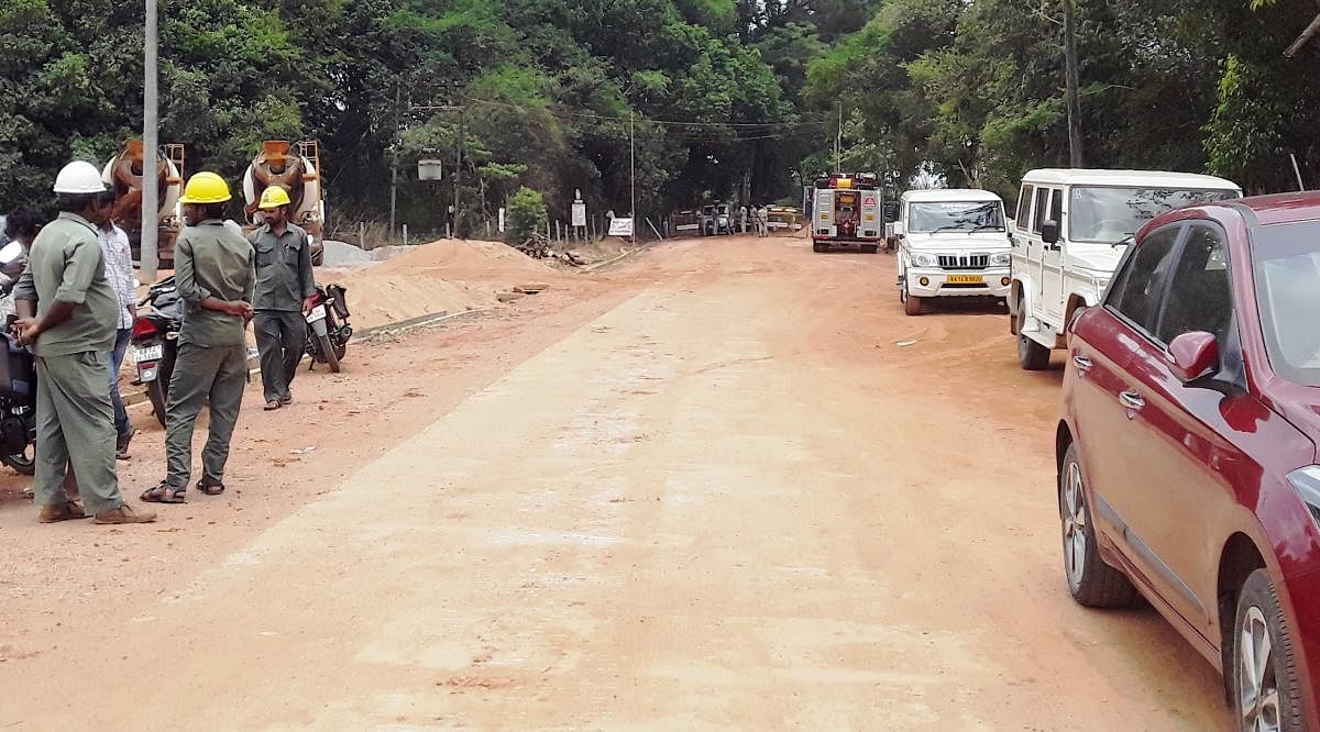 Vehicles of the general public were stopped half-a-kilometre away from Umamaheshwara Temple at Kudinalli near Kammaradi in Koppa taluk on Friday.