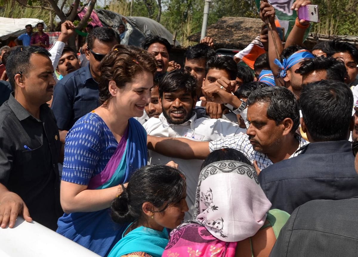 Indian Congress General Secretary Priyanka Gandhi Vadra meets with party workers and supporters at Musafirkhana in the Amethi district of the Uttar Pradesh state. - Priyanka Gandhi is on a three-day visit to Amethi, Reabareli and Faizabad. (AFP Photo)