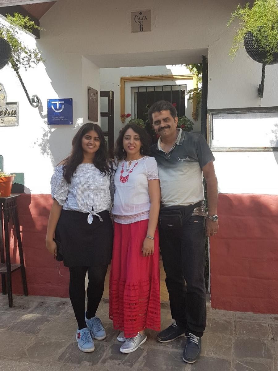 Sanjana (extreme left) with her parents Shilpa and Jayanth Rudra.