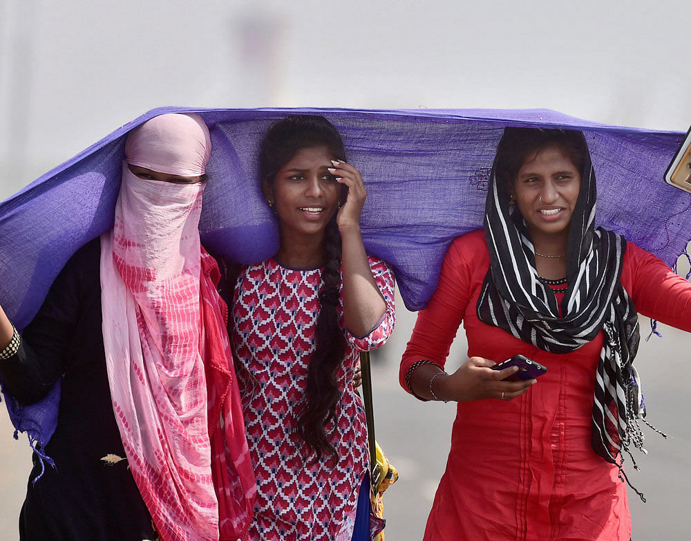 At least 45 people died due to sunstroke during the past fortnight in Andhra Pradesh. In Telangana, about 66 people died in the past 42 days, taking the combined death toll of heat waves to 111 officially, while the actual numbers could be higher. PTI file photo