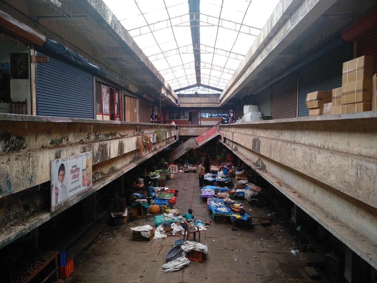 The present market complex in a dilapidated state in Kankanady in Mangaluru.
