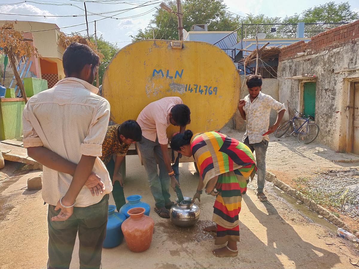 Residents of Anoor village in Chikkaballapur district buy water from private tankers at Rs two or three per pot, as water supplied from the district administration was inadequate.