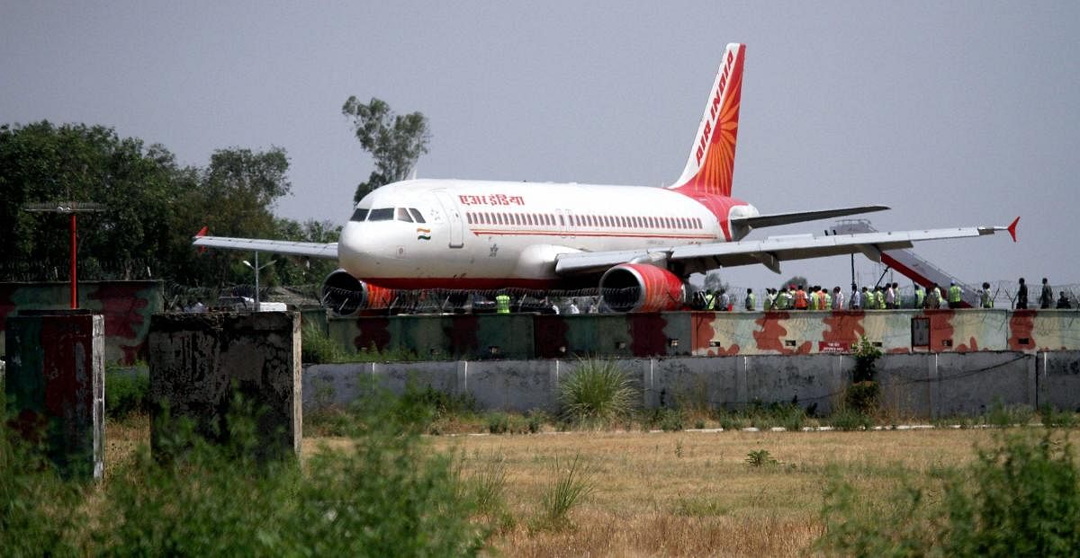 The government on Tuesday extended the deadline for submitting the Expression of Interest (EoI) for entering the bidding process if Air India to May 31 from May 14.