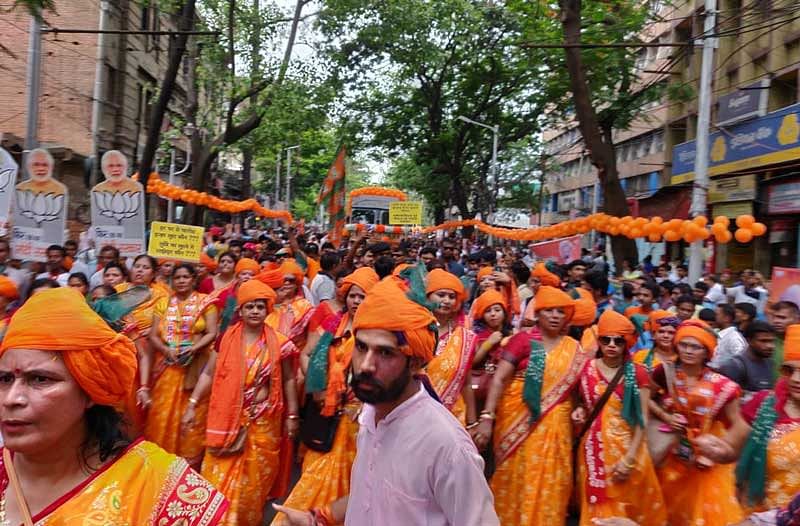 Participants in the roadshow of BJP President Amit Shah in Kolkata. (DH Photo)