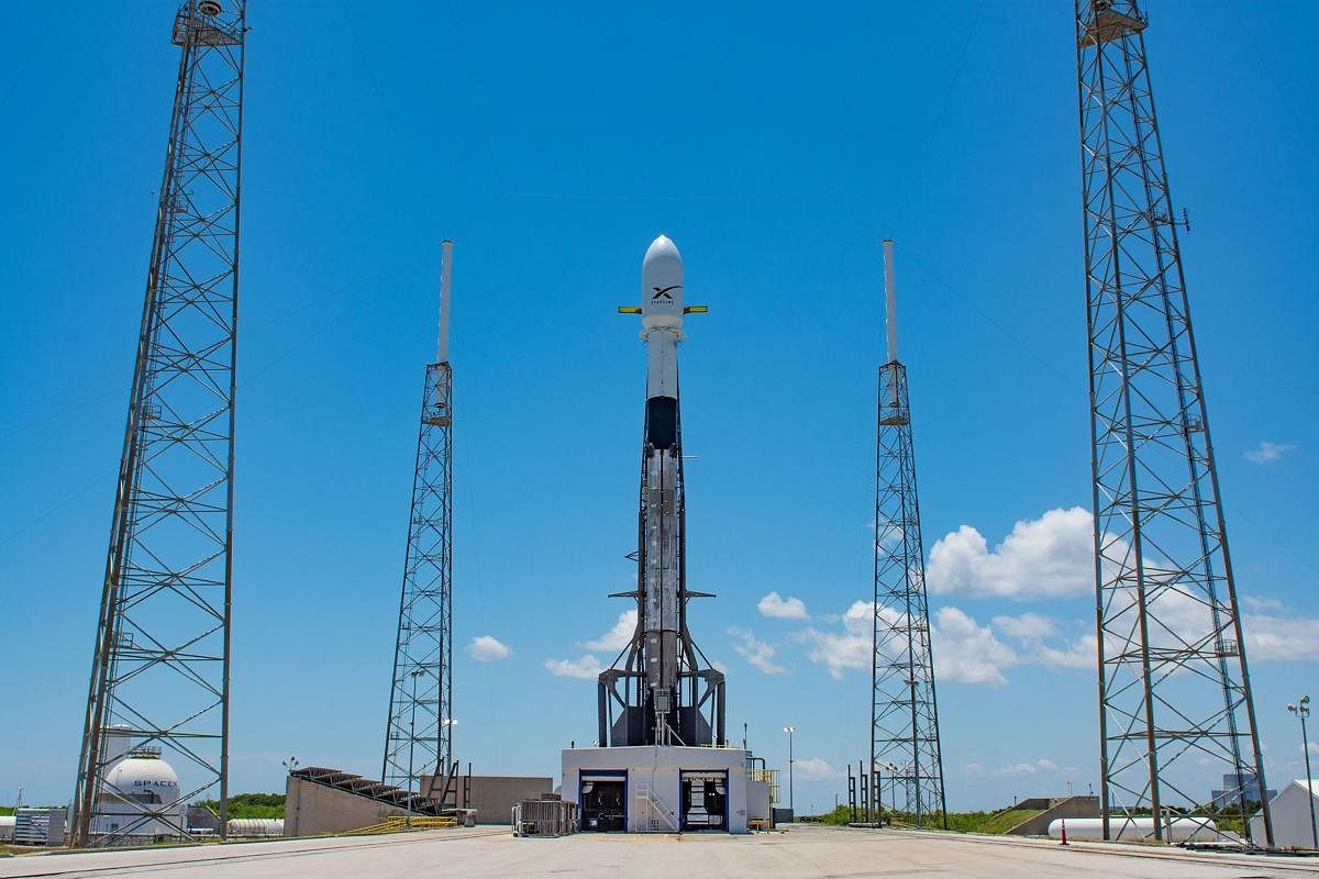 This handout photo released by SpaceX on May 16, 2019 shows Falcon 9 ready for the second launch tentative of 60 Starlink satellites from Space Launch Complex 40 at Cape Canaveral Air Force Station in Cape Canaveral, Florida. (AFP Photo)