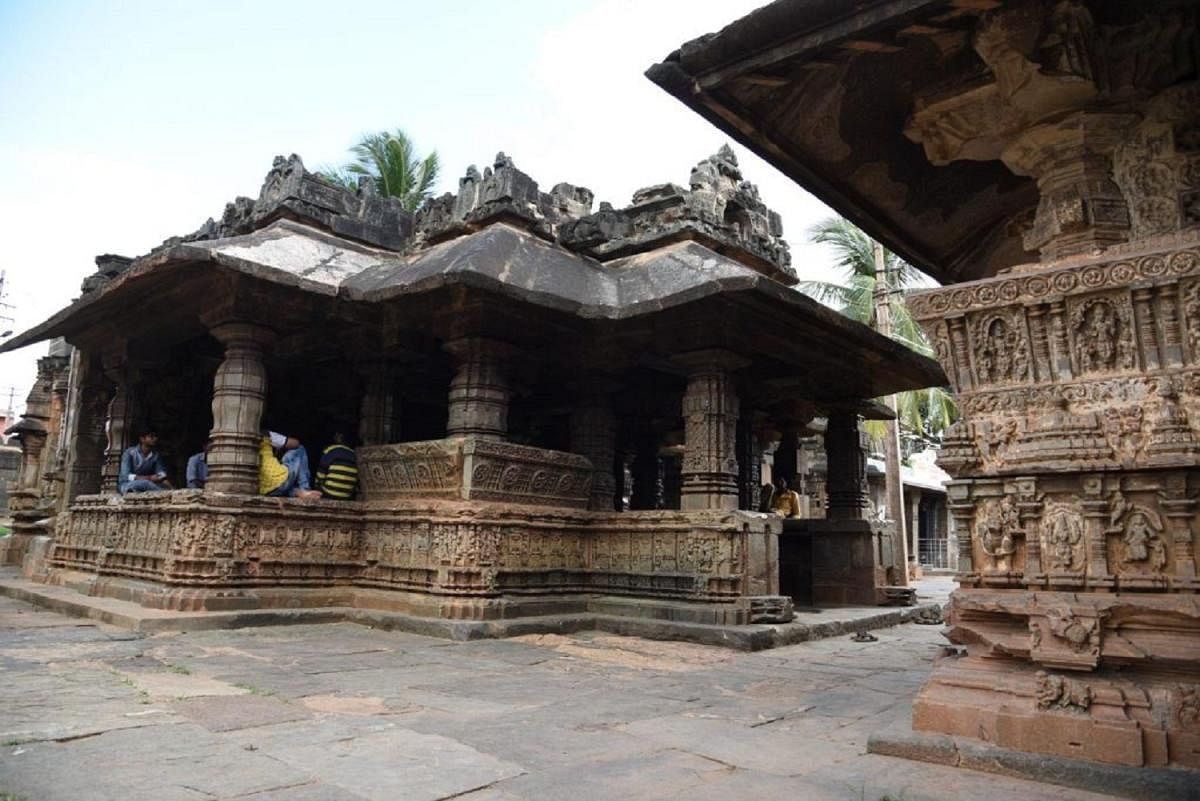 Trikuteshwara Temple Complex