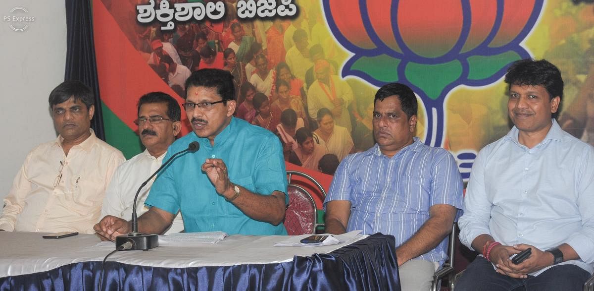 BJP Dakshina Kannada President and Puttur MLA Sanjeeva Matandoor addresses reporters in Mangaluru on Monday.