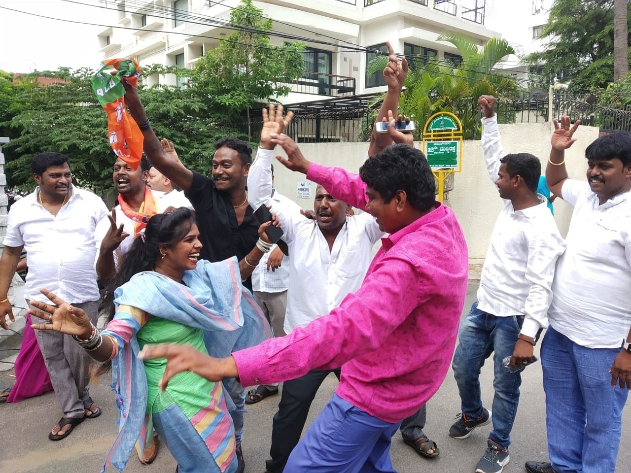 BJP workers broke into dance in front of Mount Carmel College. But such scenes were rare.