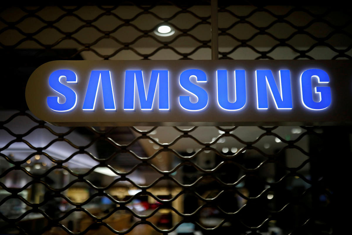 Samsung Electronics Co Ltd may have a chance to strengthen its position in the smartphone market due to the hurt caused to Huawei Technologies Co Ltd, (Reuters File Photo)