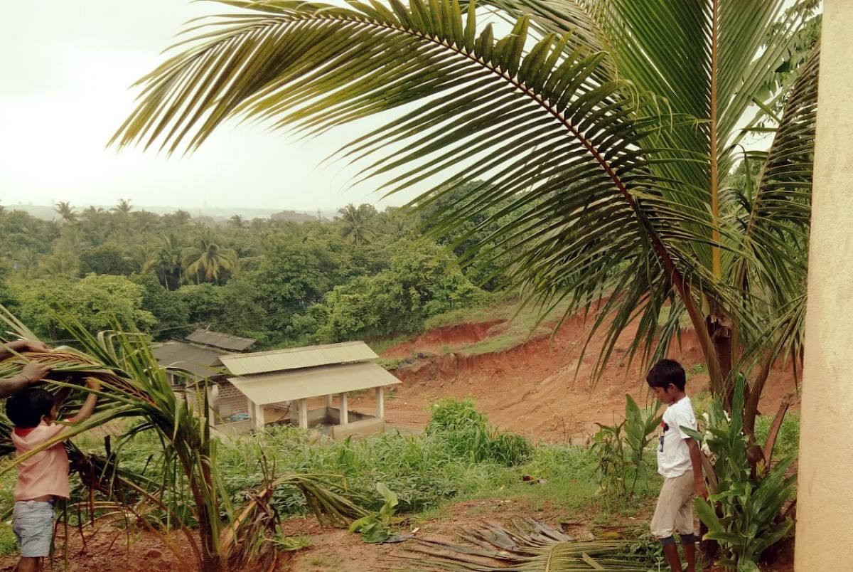 Unscientific cremation of bodies at a crematorium in Porkhody has been causing distress to Thottilaguri wall crash survivors rehabilitated in SC/ST Porkhody Colony.