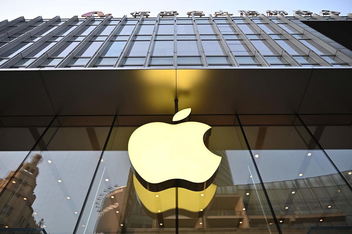 Apple is seen as a prime target for retaliation over the U.S moves against the Chinese tech giant Huawei, but the roots planted by the company in China should help it weather the storm, analysts say. (AFP File Photo)