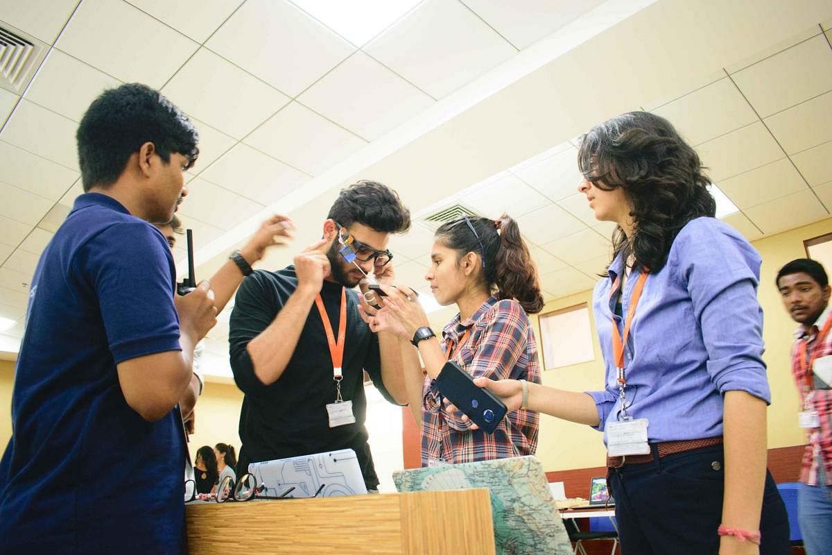 The hearing aid developed by Nishanth and Rakshanda.