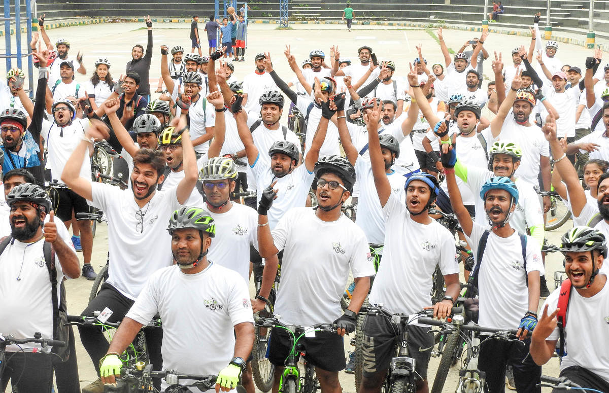 The bicycle rally was organised to promote cycling among city residents.