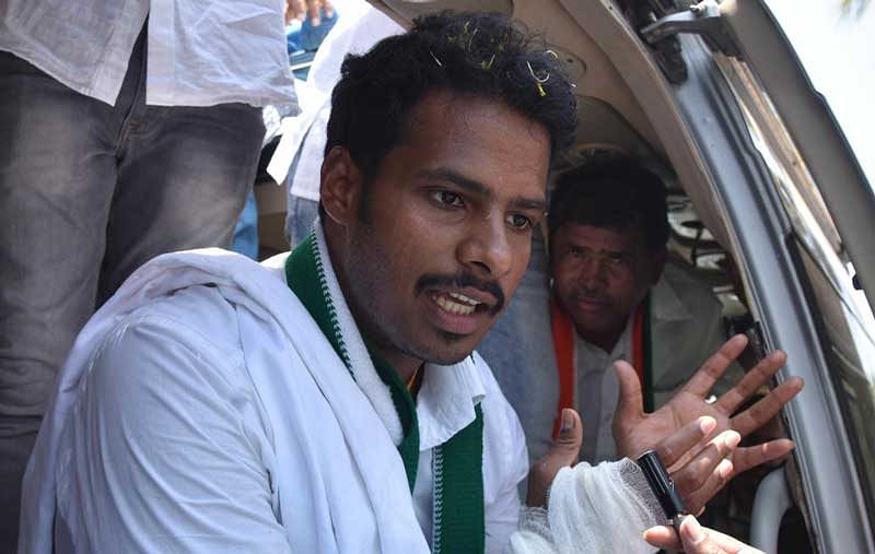 A video clipping of K Nikhil, son of Chief Minister H D Kumaraswamy, asking the party workers to get ready for the interim polls any moment, has gone viral on the social media. (DH File Photo)