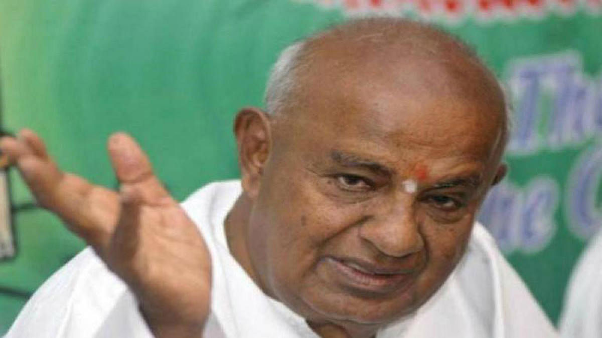 "On a personal front, my dignity has been impacted. I will reorganise the party," Gowda vowed while addressing the JD(S) leaders who won in the recent urban local body elections. (DH File Photo)