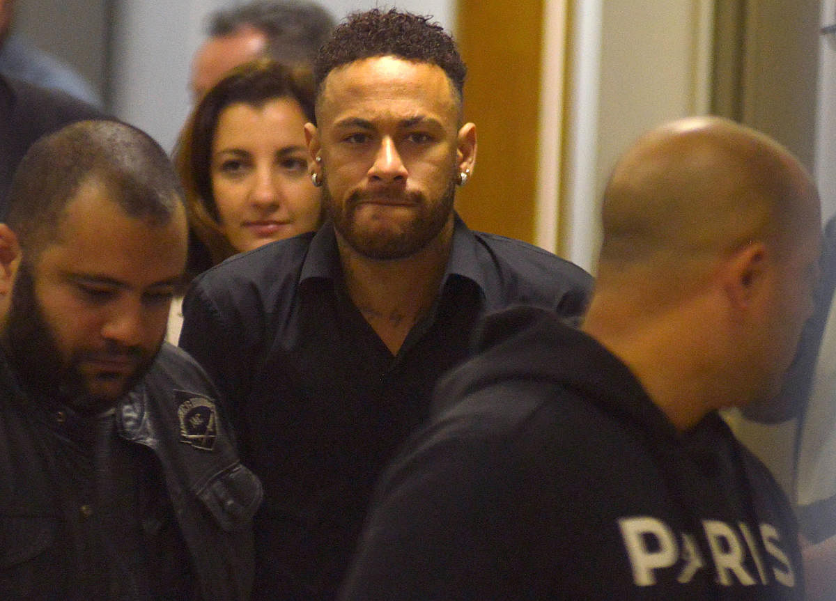 Brazilian soccer player Neymar leaves the police station after testifying in Rio de Janeiro, Brazil June 6, 2019. (REUTERS)