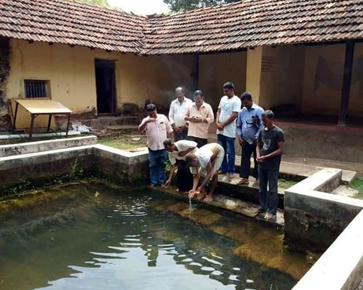 The Pushkarani (temple tank) of Mahalingeshwara and Mahavishnu Temple at Keelinje in Havanje village in Udupi is brimming with water.