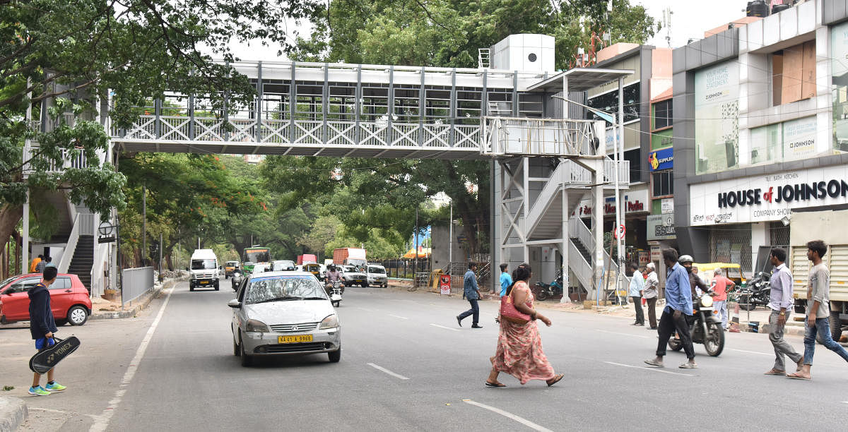 The skywalk on Raja Ram Mohan Roy Road was built by Adonai Shelters. DH PHOTO/Janardhan B K