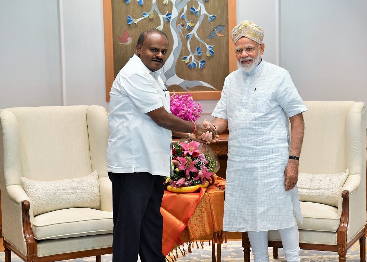 Karnataka Chief Minister H D Kumaraswamy met Prime Minister Narendra Modi in New Delhi on Saturday and discussed the state issues.