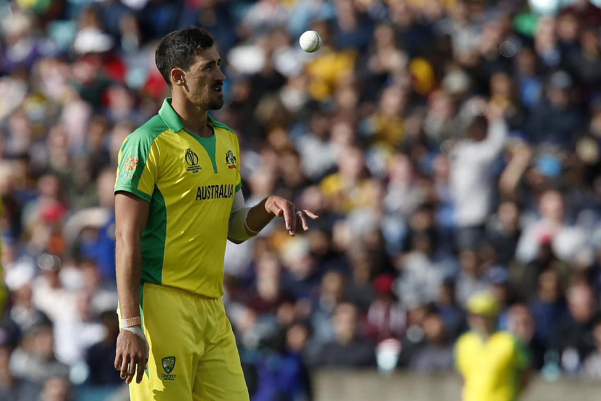 Australia's Mitchell Starc prepares to bowl during the 2019 Cricket World Cup group stage match between Sri Lanka and Australia at The Oval in London on June 15, 2019. (Photo by AFP)