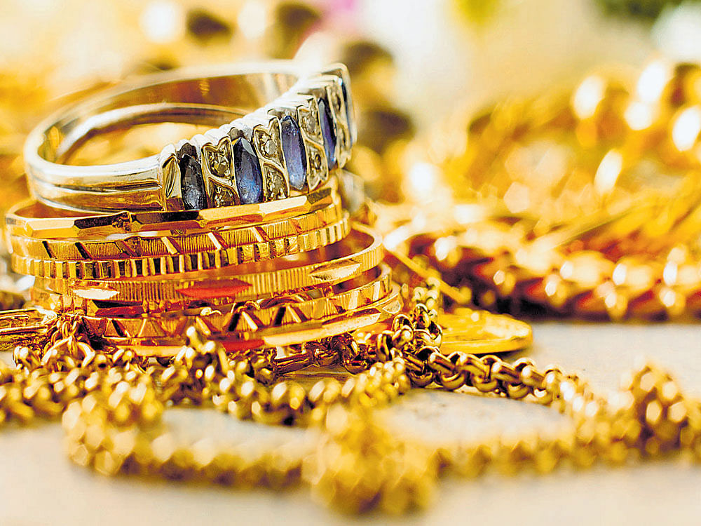 Five gold biscuits of 100 gram each, a gold bangle and three rings were seized from Kishor Kumar Maheshwari, Ramesh Patr and Kailash Mali on Saturday, they said. (File Photo for representation)