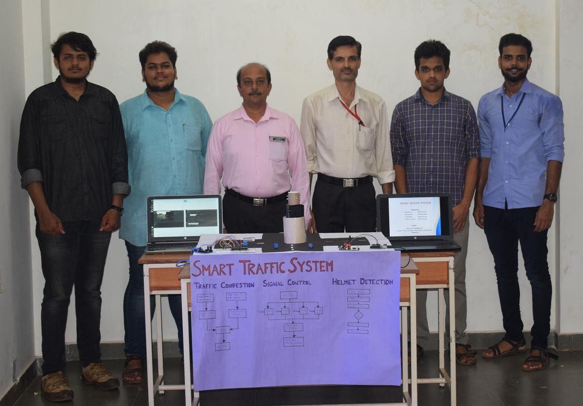 Students of Shri Madhwa Vadiraja Institute of Technology and Management, Bantakal, with Smart Traffic System.
