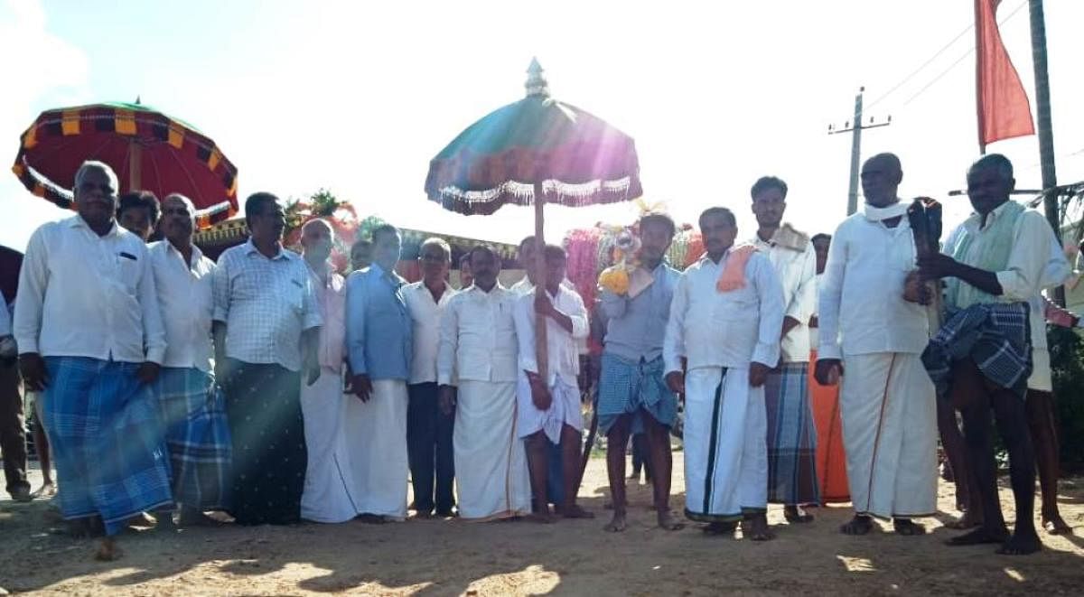 Villagers of Channapura offered special prayers at Channabasaveshwara Swamy and Kariyamma Temple in Ajjampura on Monday.