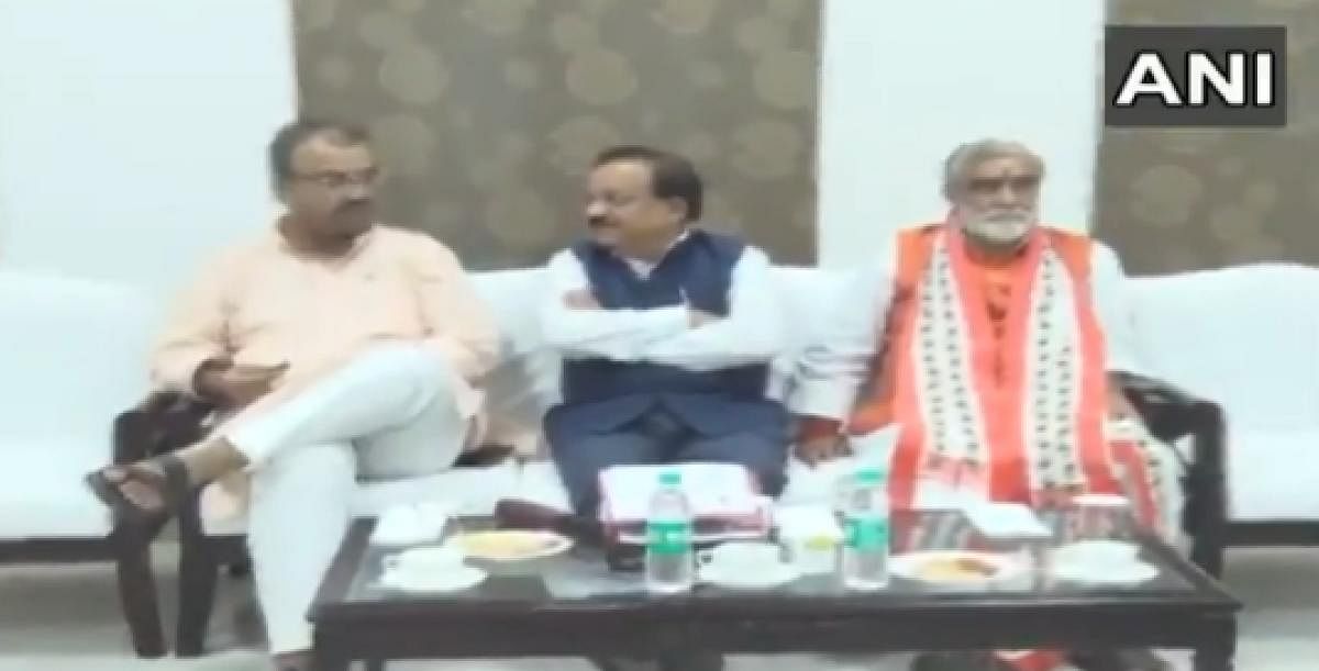 Press meet on Sunday, June 16, 2019, with Bihar Health minister Mangal Pandey (L), Minister of Health and Family Welfare Harsh Vardhan(C) and Minister Of State for Health and Family Welfare Ashwini Kumar Choubey (R). (Photo by ANI Twitter)