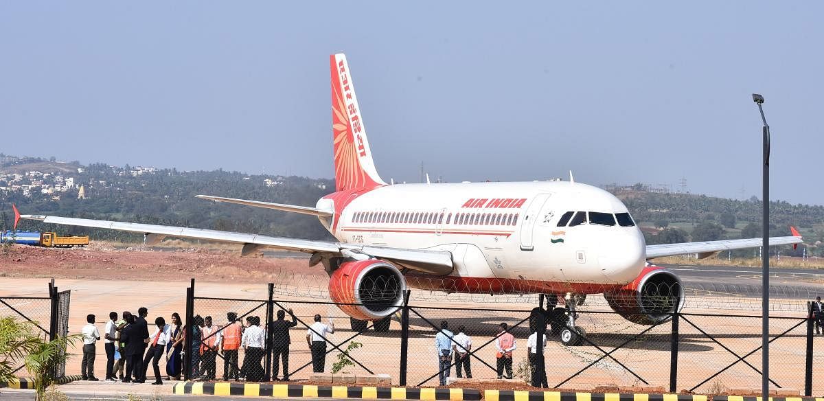 Air India is likely to ban pilots from bringing their own food onboard an aircraft. (DH Photo)