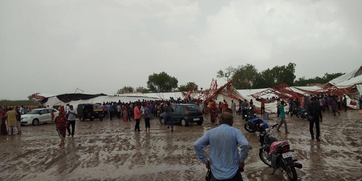 As many as 15 persons were killed and 50 got injured after a tent collapsed in Jasol village in Barmer district of Rajasthan due to heavy rain and dust storm on Sunday afternoon. DH photo by Tabeenah Anjum