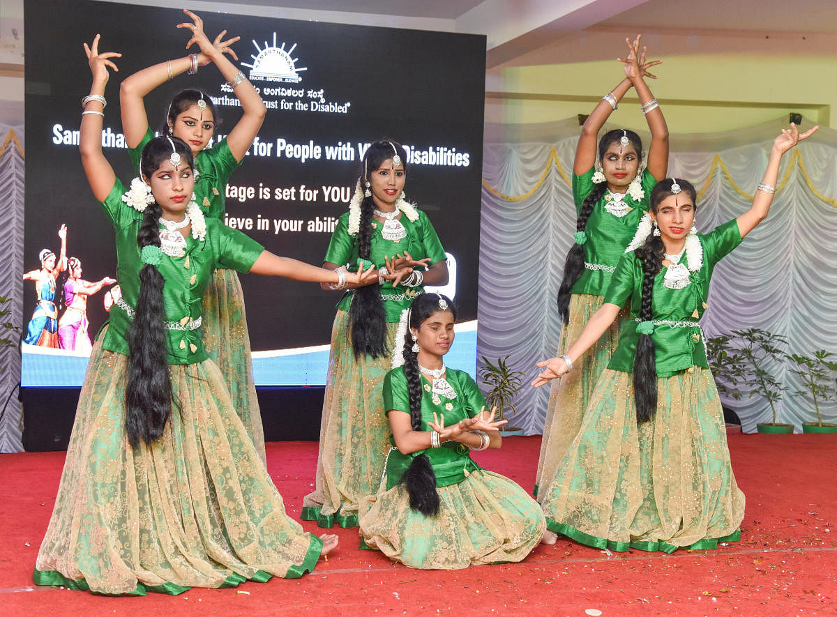Artistes with an interest in performing arts (dance, vocals, instrumental and painting) showcased their talent at the contest organised by Samarthanam Trust for the Disabled. 