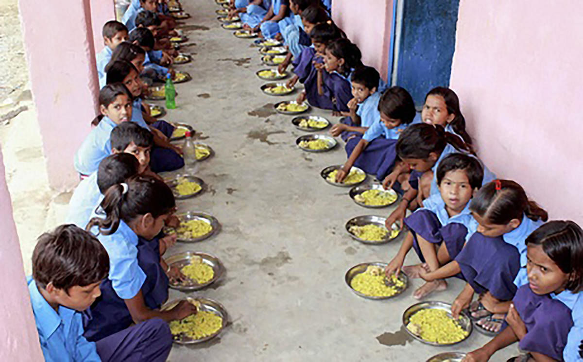 Midday meal is one of the ambitious schemes of Karnataka government. DH FILE PHOTO