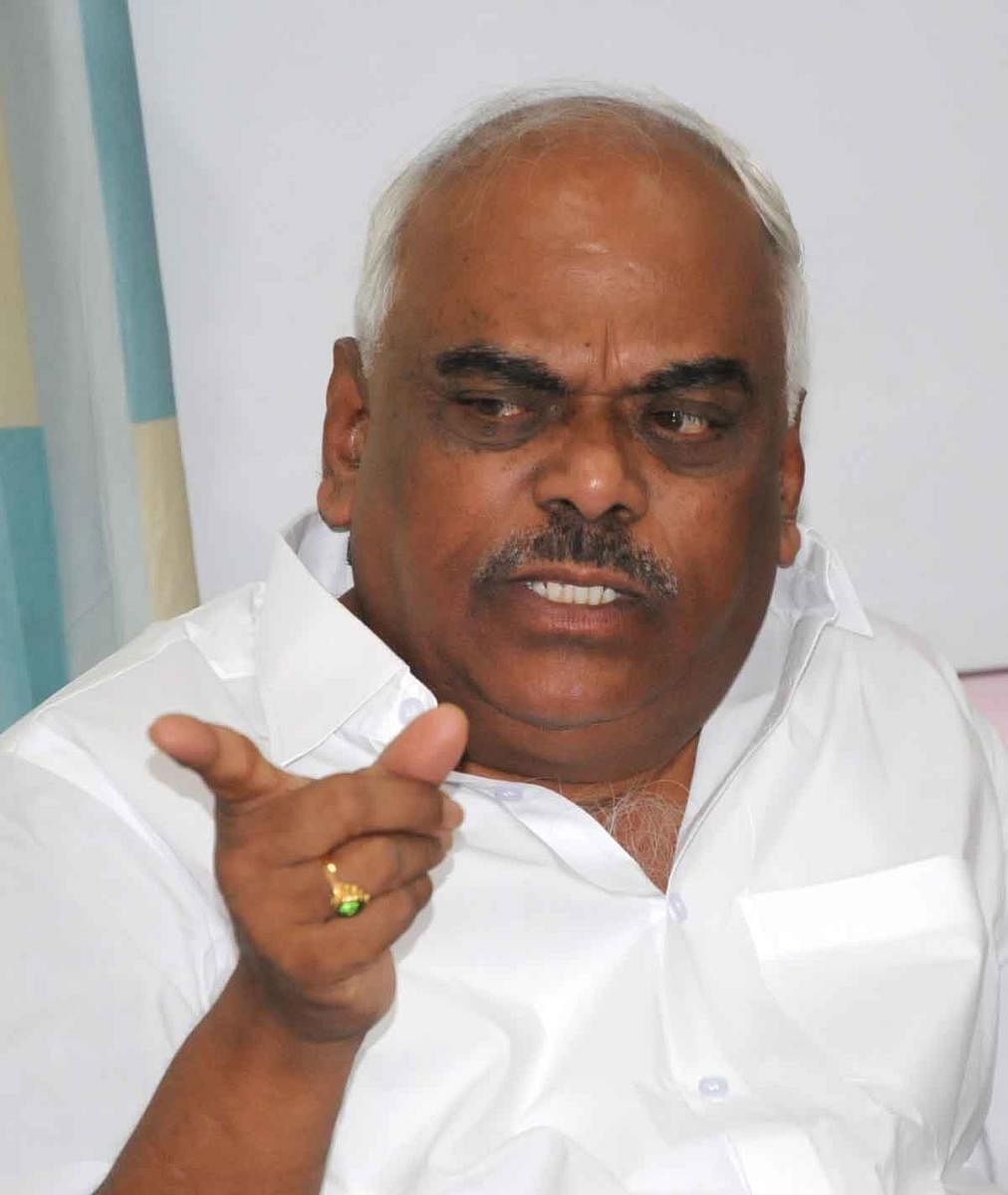 The Supreme Court on Friday restrained Karnataka Speaker K R Ramesh Kumar from taking any decision on the resignation and disqualification of 10 rebel MLAs of the state's ruling Congress-JD(S) coalition till next week Tuesday. DH file photo
